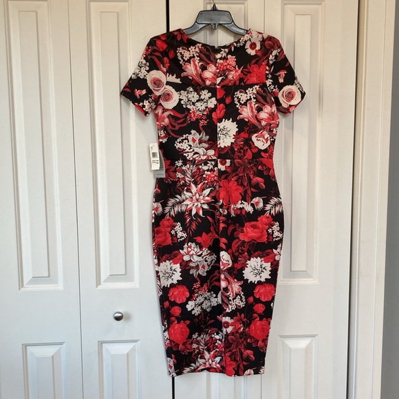 Floral midi dress. Size Medium. - Picture 2 of 15